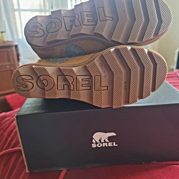 Boots - Picture 8 of 9